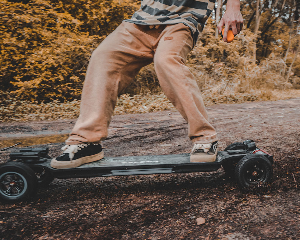 Zooming Through the Streets: Why Electric Skateboards Are the Future of Urban Mobility